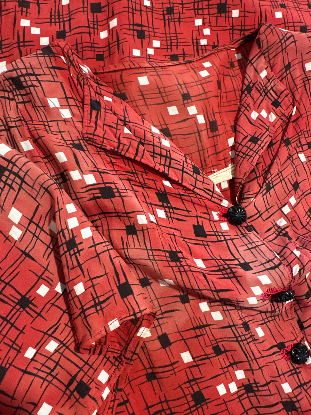 40s red/blk/white print rayon dress