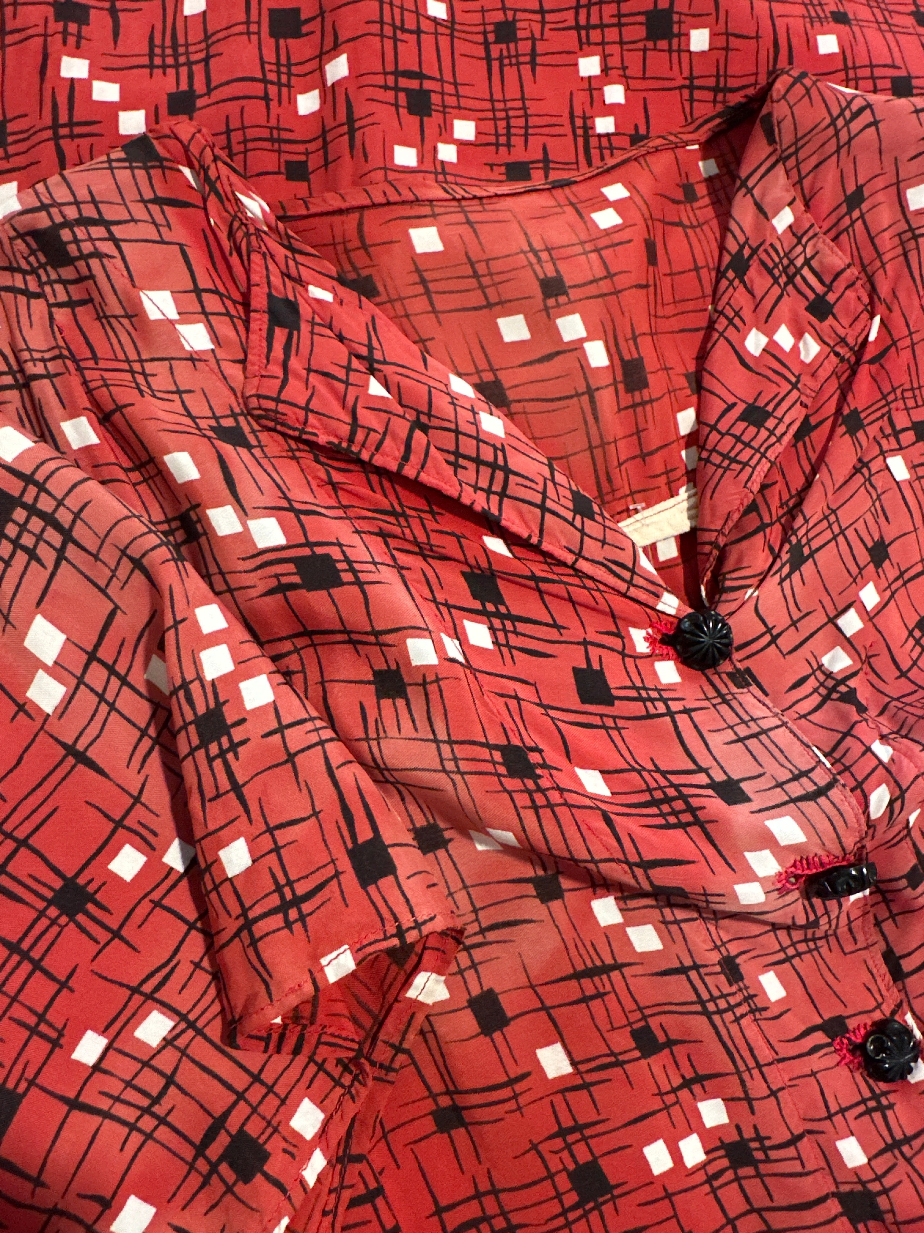 40s red/blk/white print rayon dress