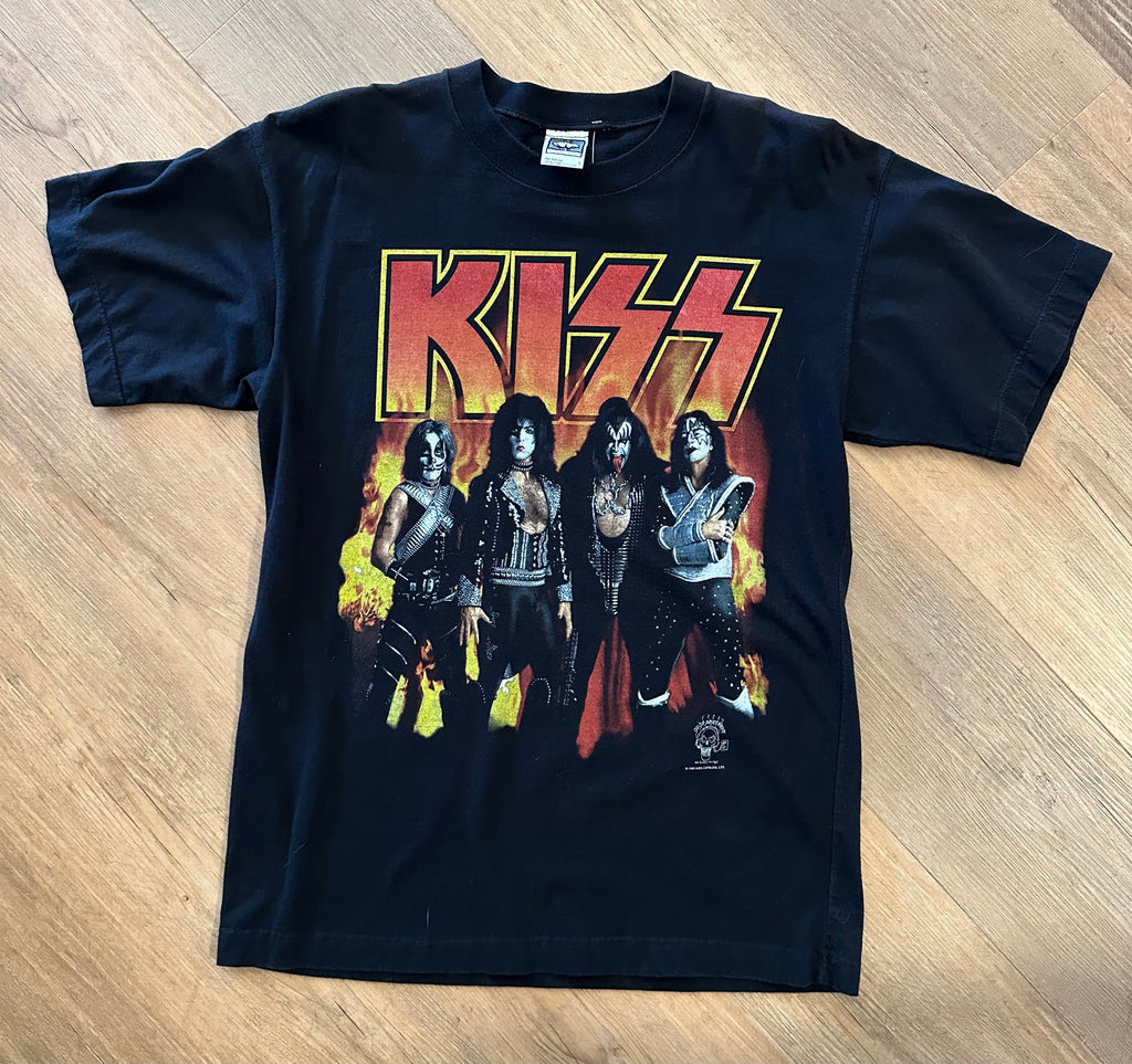 Kiss 90s Alive tee