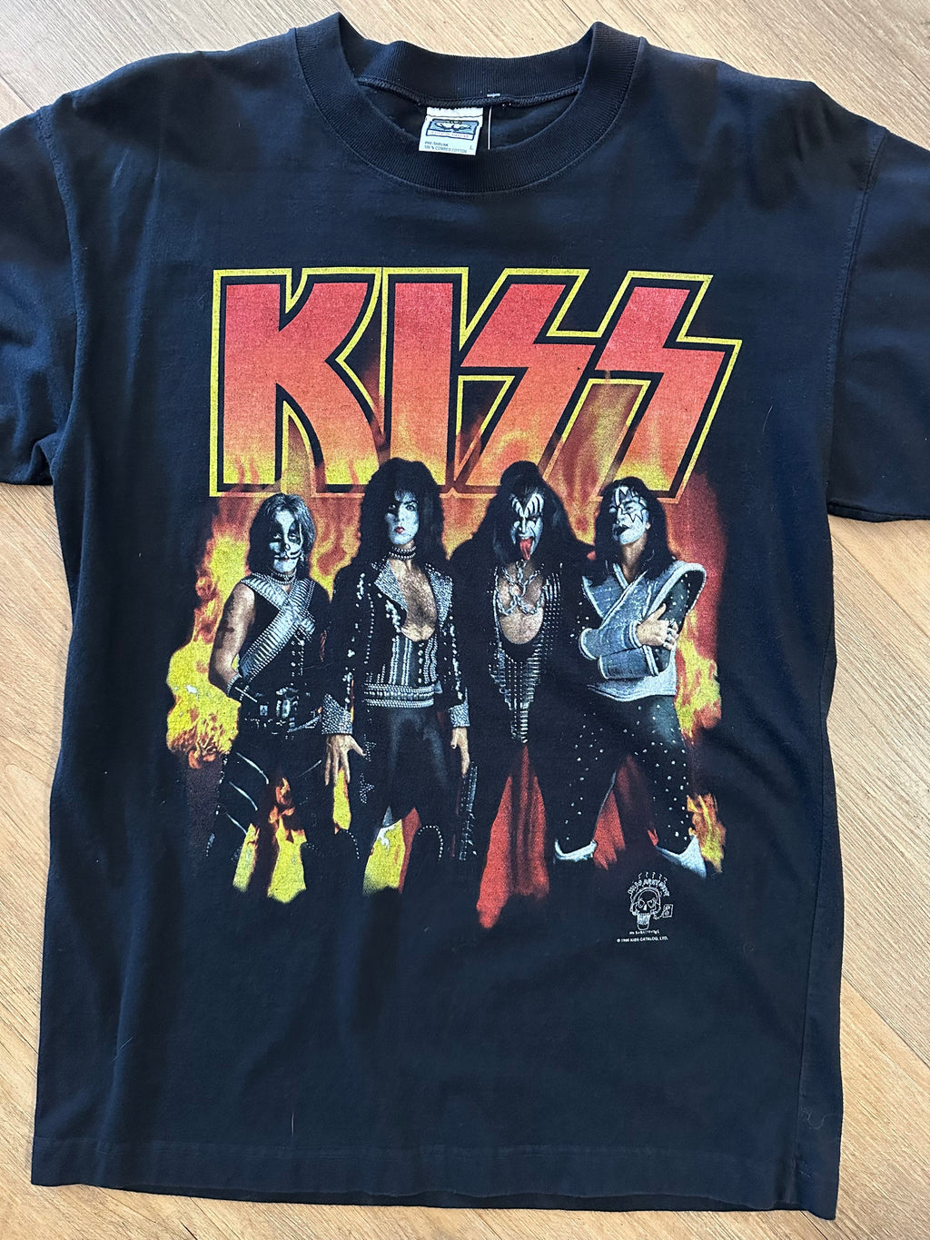 Kiss 90s Alive tee
