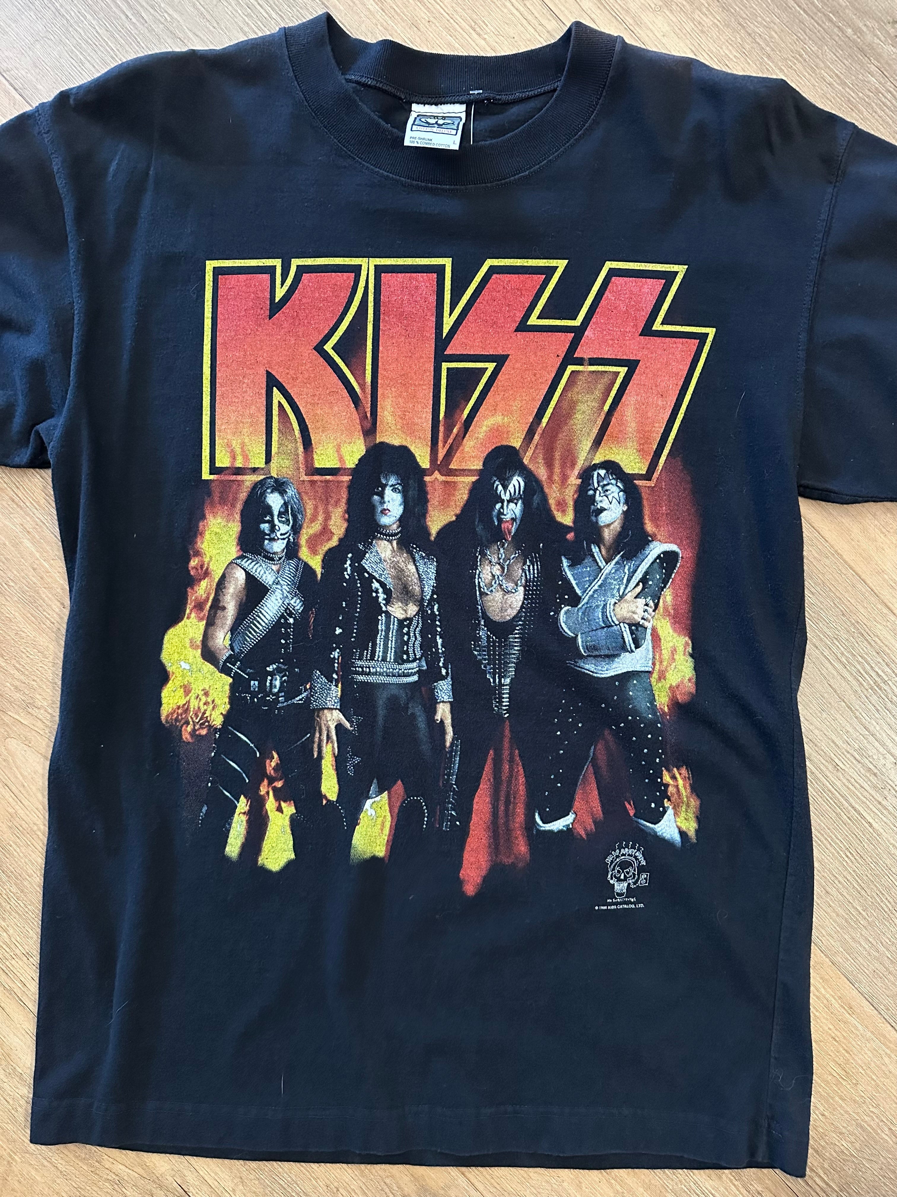 Kiss 90s Alive tee