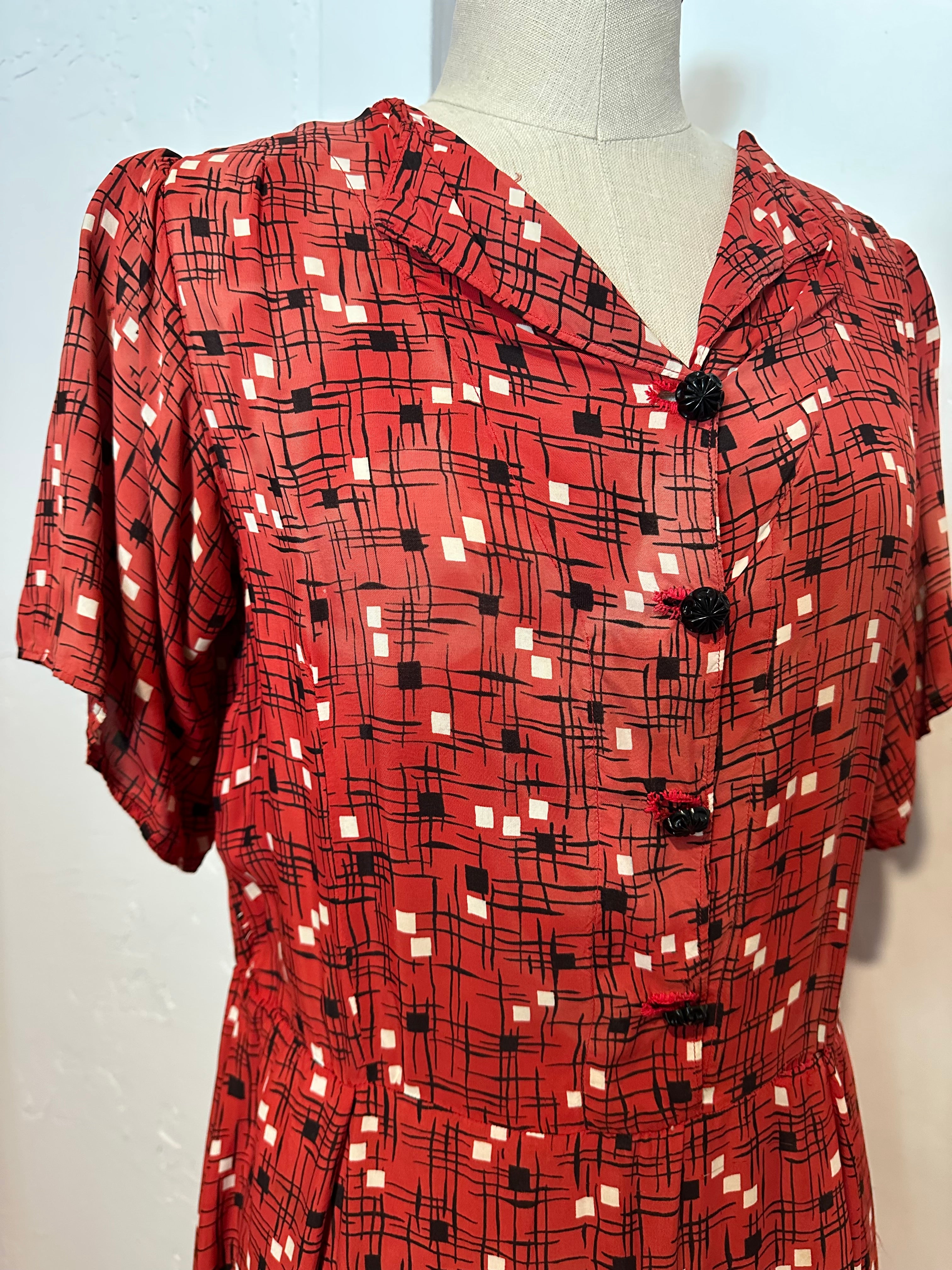 40s red/blk/white print rayon dress