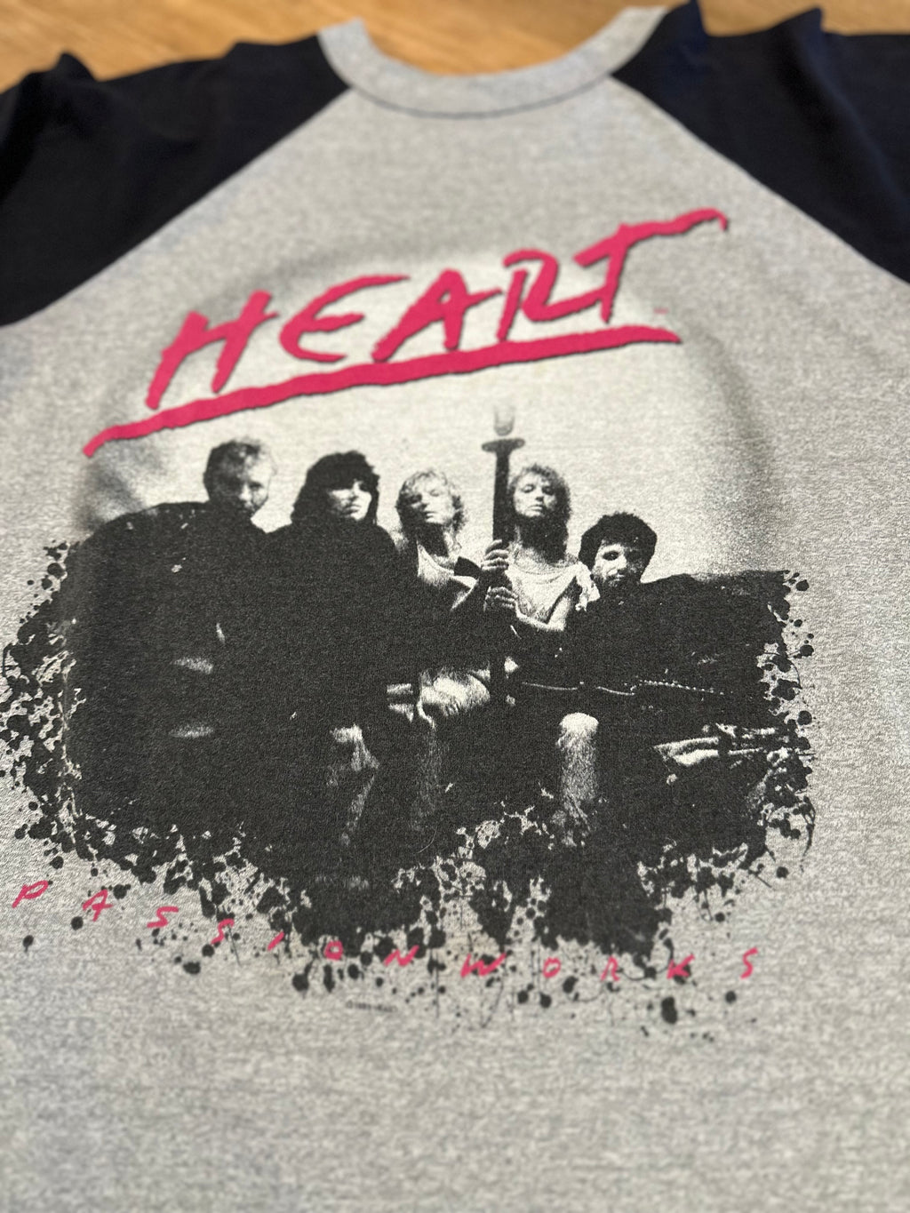 80s Heart raglan