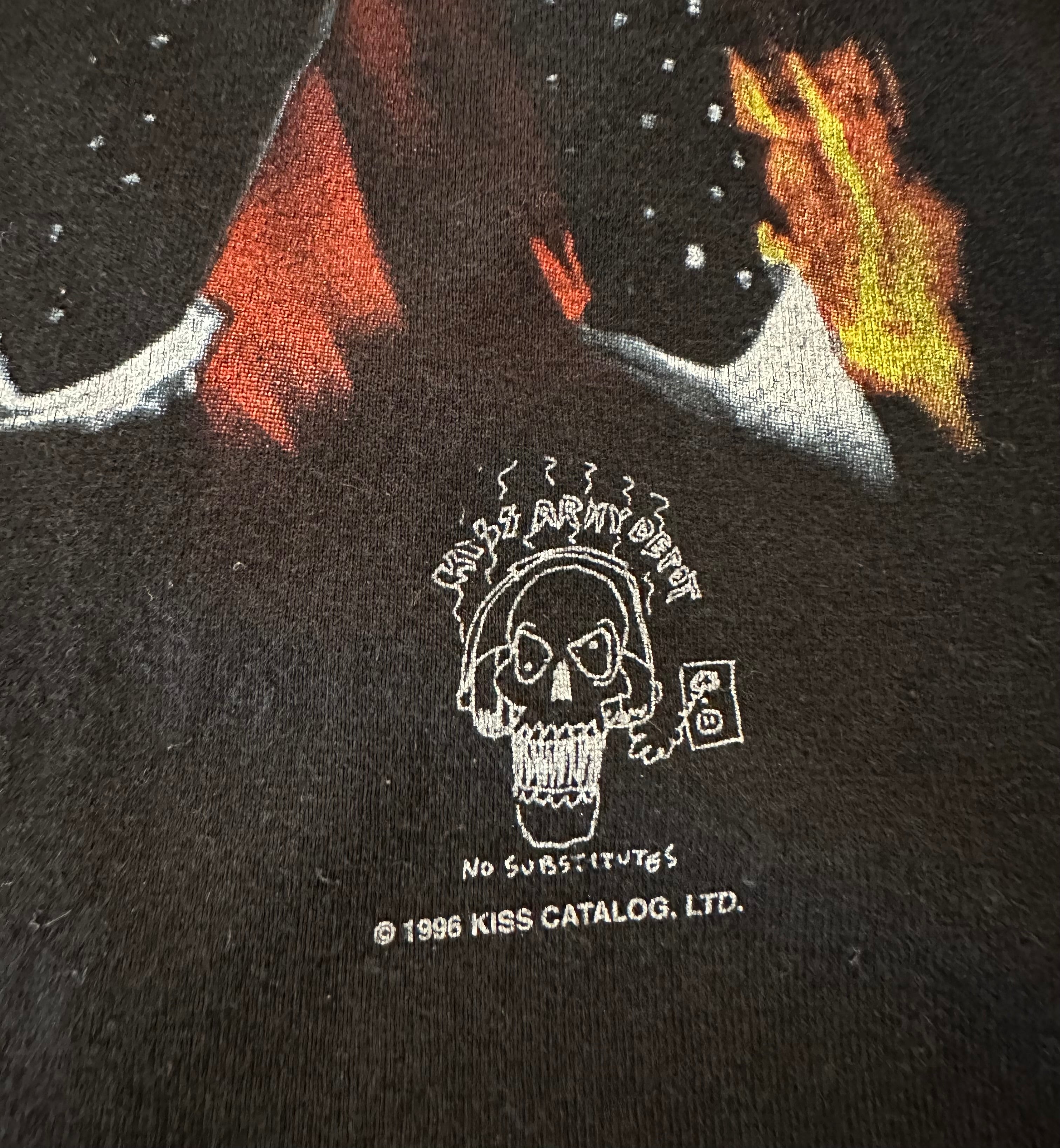 Kiss 90s Alive tee