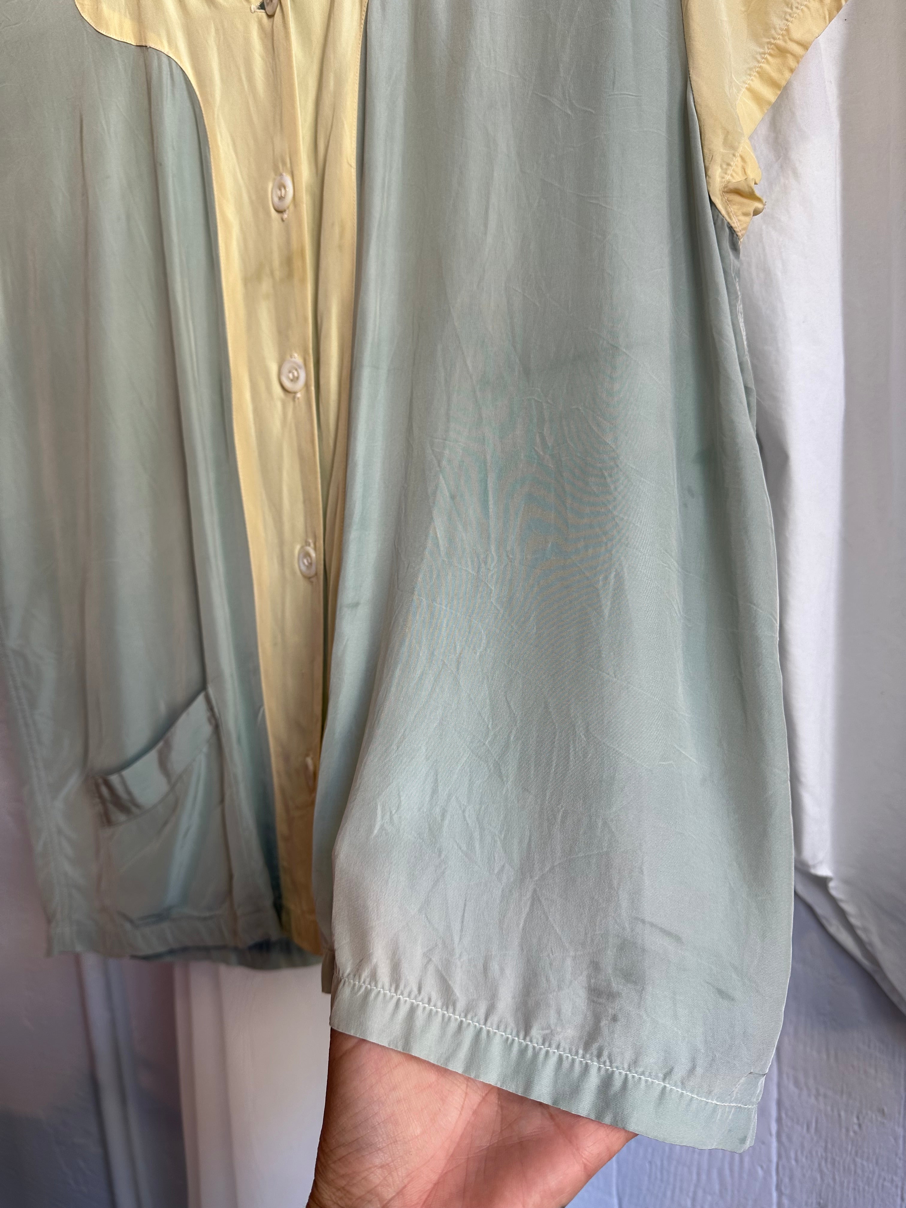 40s rayon two tone button up top