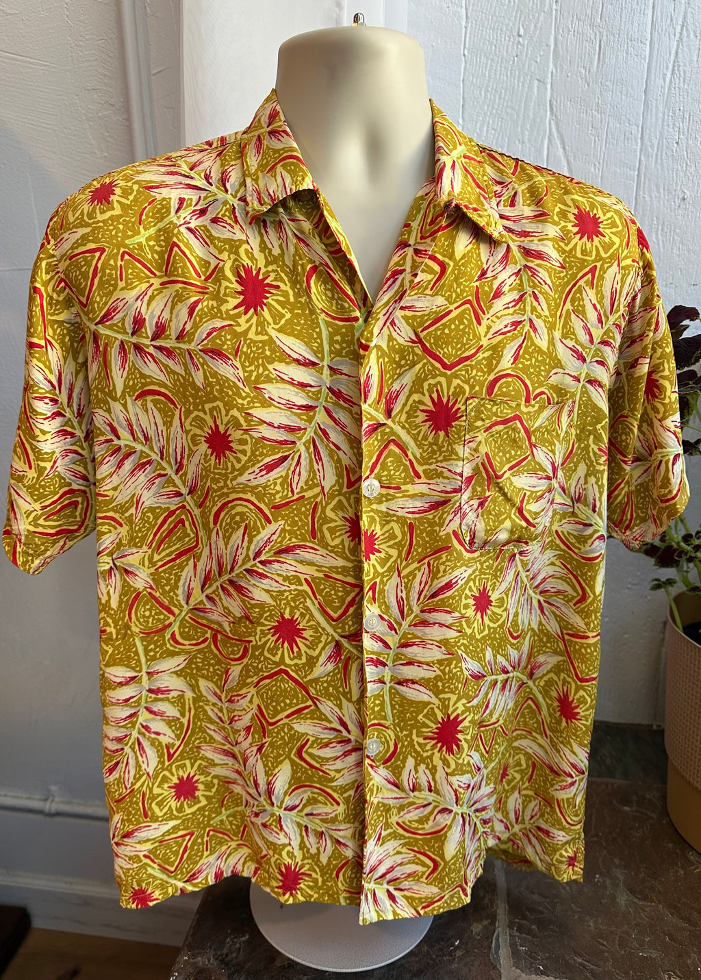 40s Surf & Sun Hawaiian rayon button up