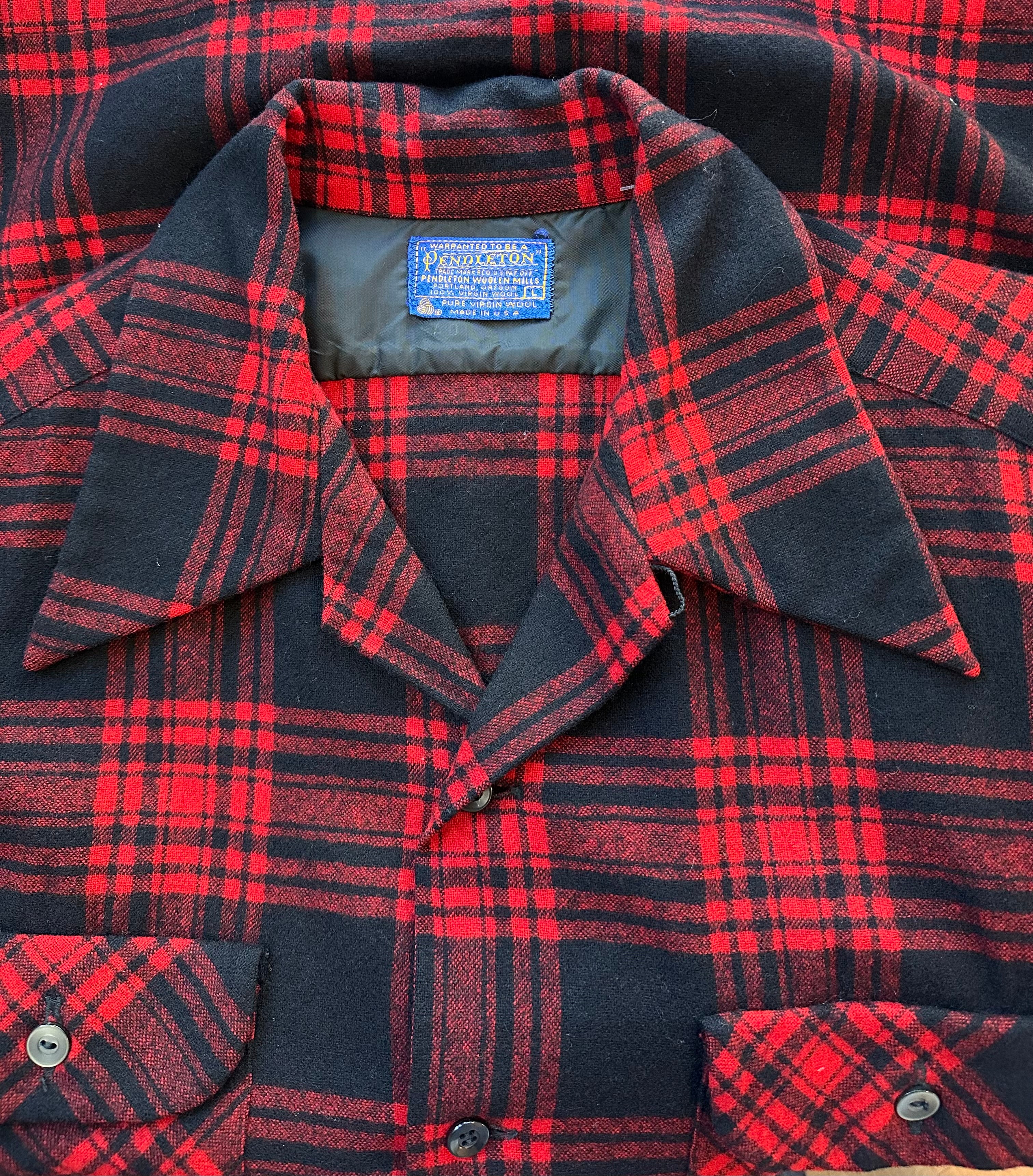 Pendleton red/black button up
