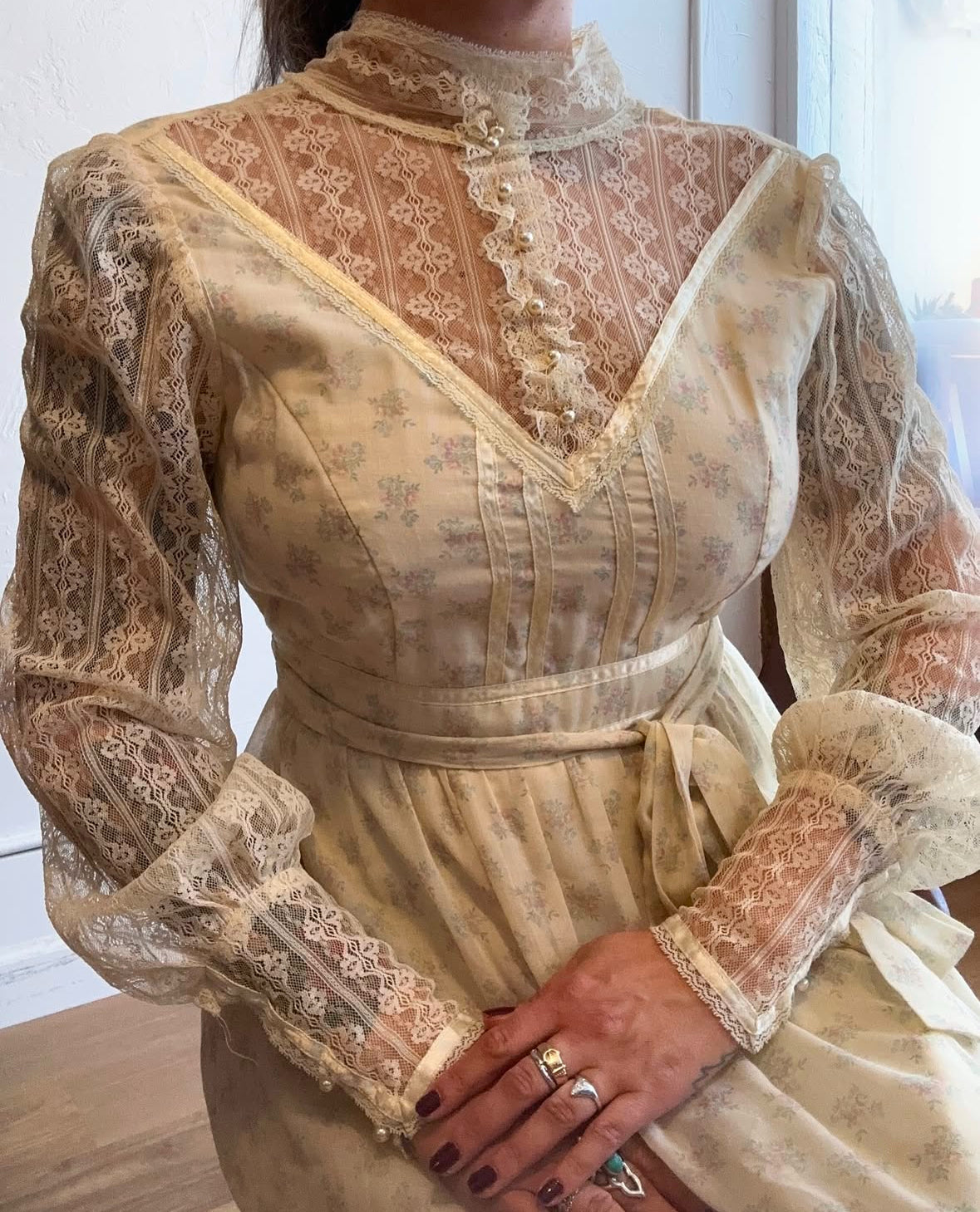 Gunne Sax high neck lace & floral long sleeve maxi dress – Faded Gold  Vintage