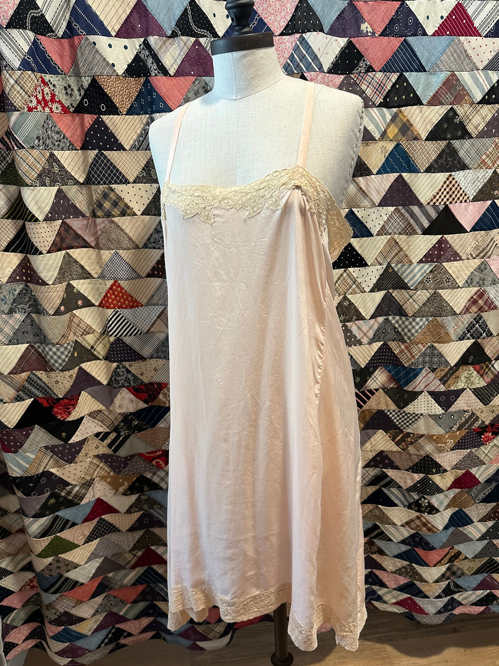 20s pink slip w/lace trim
