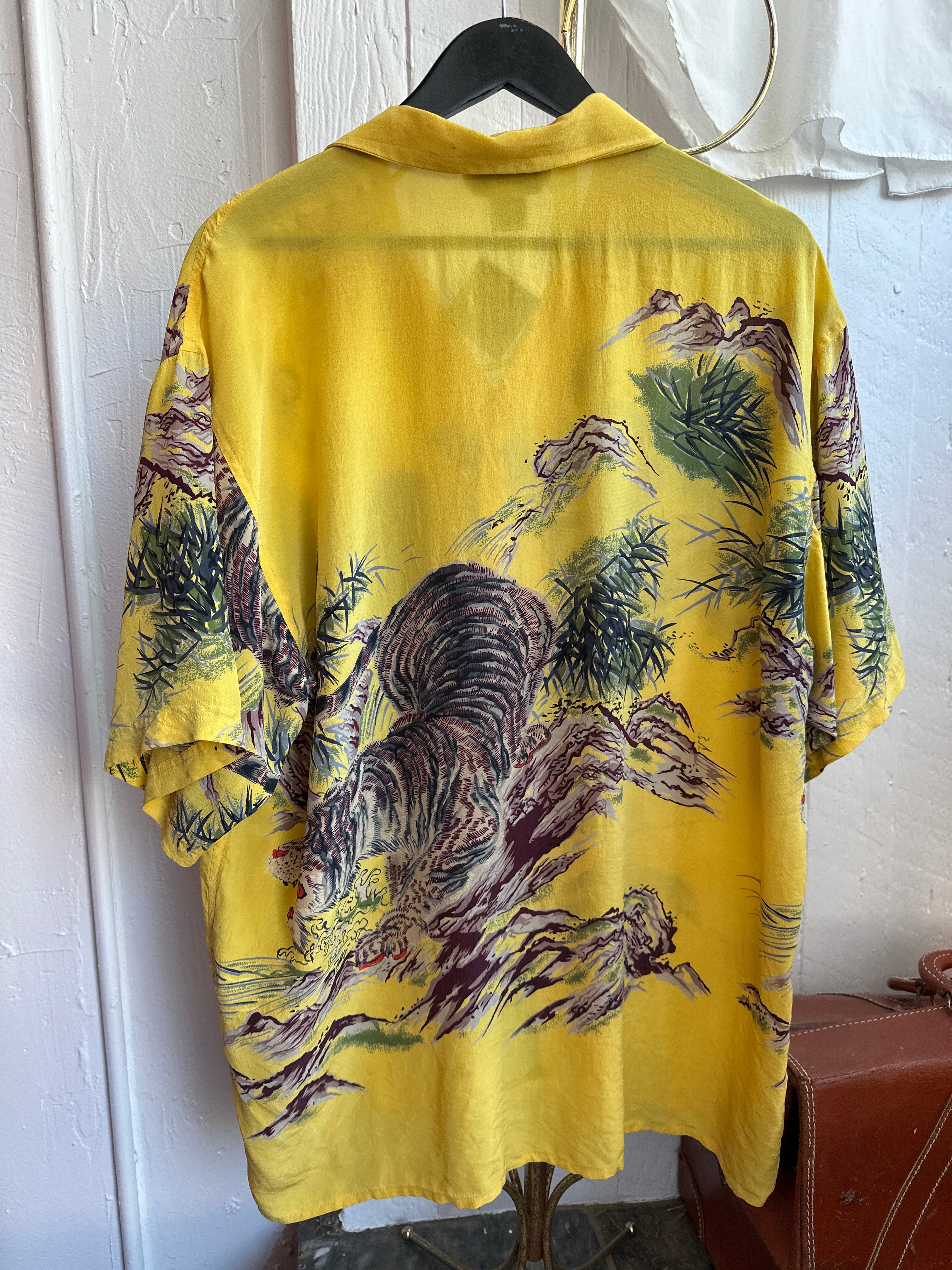 Avanti silk tiger print button up shirt